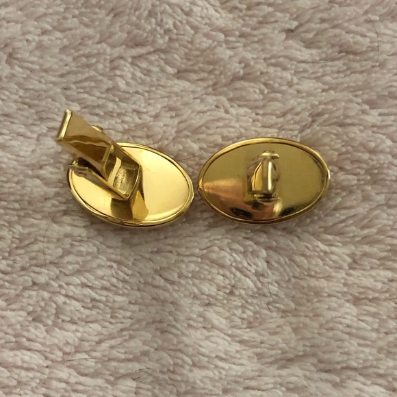 Goldtone Oval Cuff Links - Picture 2 of 3